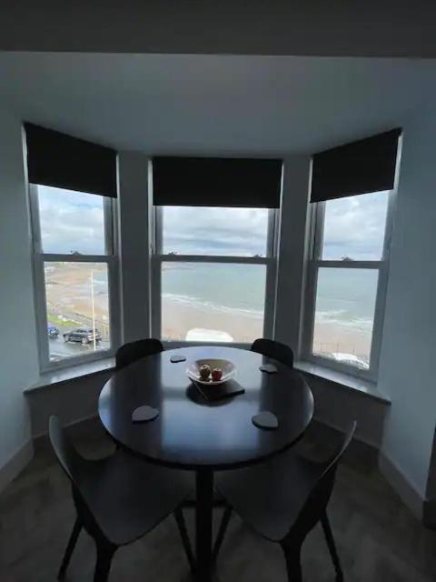 Superb 2 Bedroom Sea View Flat Scarborough Esterno foto